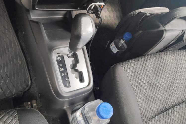 Used Suzuki Jimny 2015 1.3 AT JLX Gear Lever