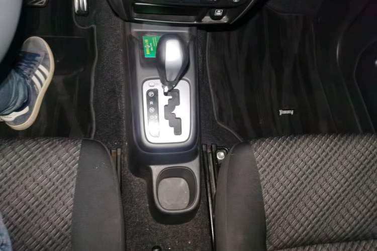 Used Suzuki Jimny 2015 1.3 AT JLX Gear Lever