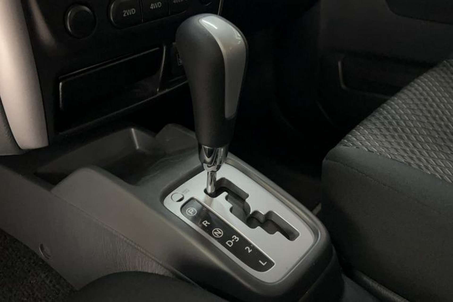 Used Suzuki Jimny 2015 1.3 AT JLX Gear Lever