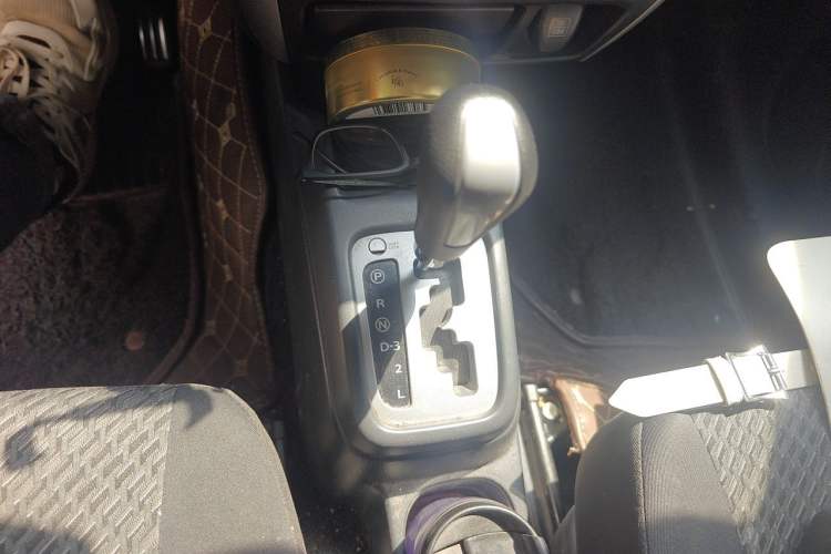 Used Suzuki Jimny 2015 1.3 AT JLX Gear Lever