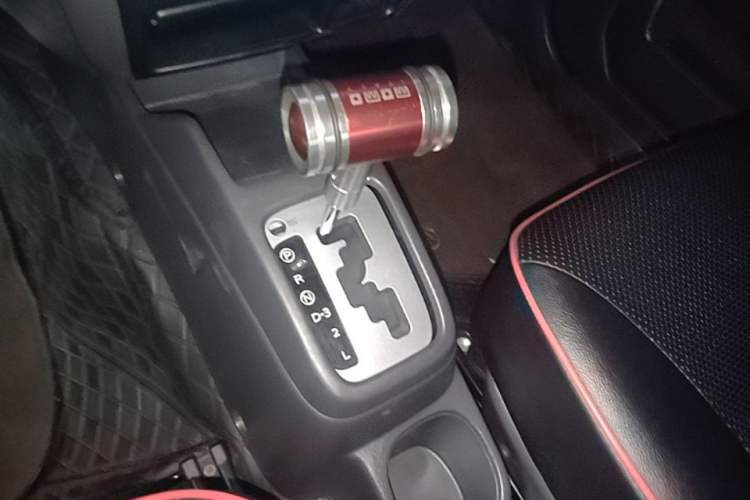 Used Suzuki Jimny 2015 1.3 AT JLX Gear Lever