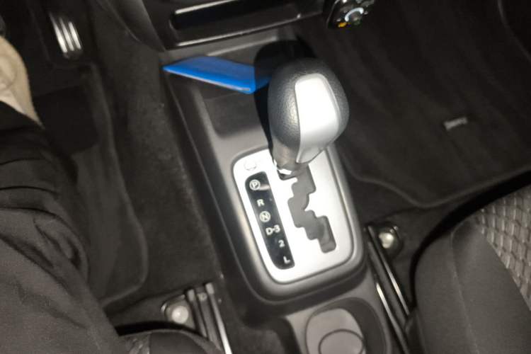 Used Suzuki Jimny 2015 1.3 AT JLX Gear Lever