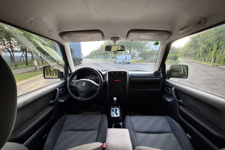 Used Suzuki Jimny 2015 1.3 AT JLX Interior 1