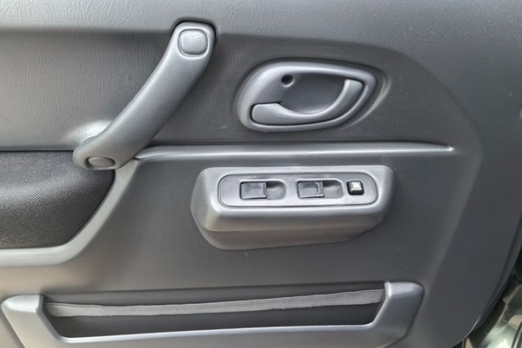 Used Suzuki Jimny 2015 1.3 AT JLX Interior 1