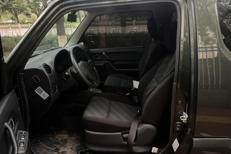 Used Suzuki Jimny 2015 1.3 AT JLX Interior 1