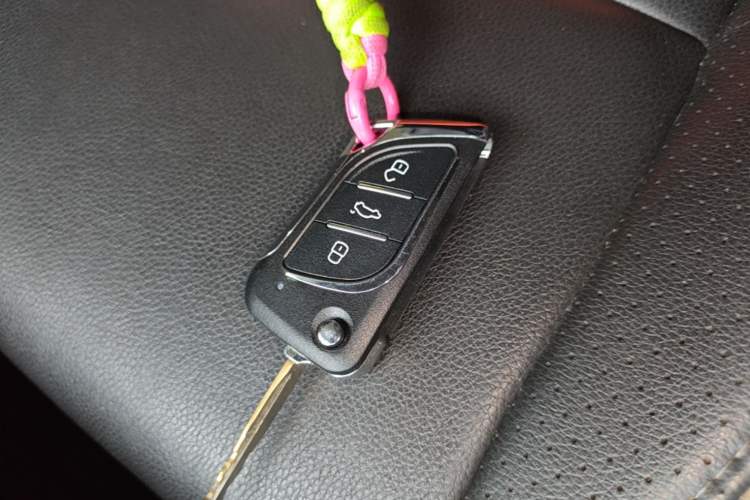 Used Suzuki Jimny 2015 1.3 AT Mode3 Navigation Edition Interior 1