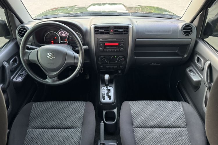 Used Suzuki Jimny 2015 1.3 AT JLX Interior 10