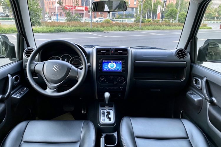 Used Suzuki Jimny 2015 1.3 AT JLX Interior 2