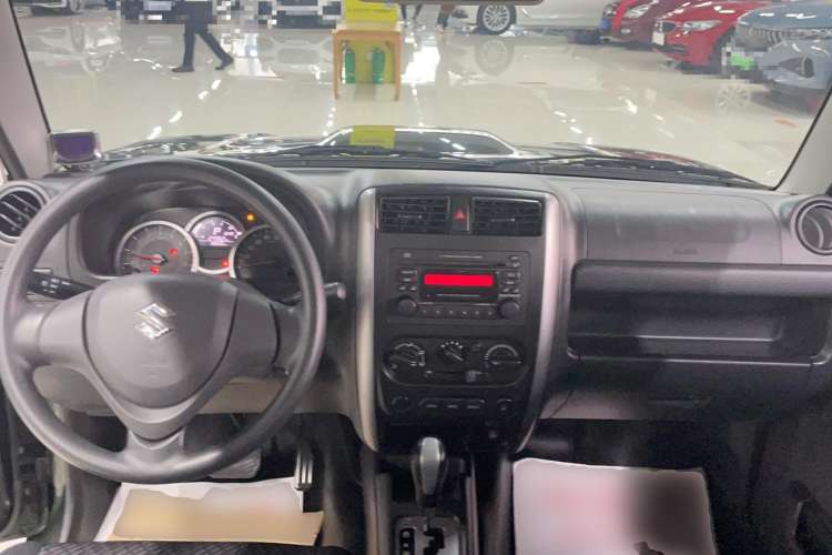 Used Suzuki Jimny 2015 1.3 AT JLX Interior 3