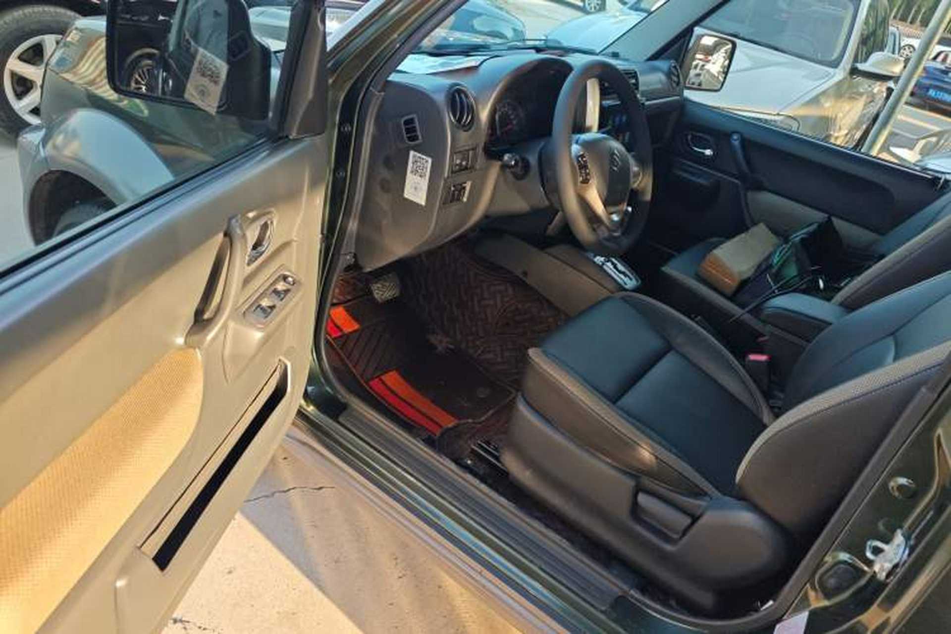 Used Suzuki Jimny 2015 1.3 AT Mode3 Navigation Edition Interior 3