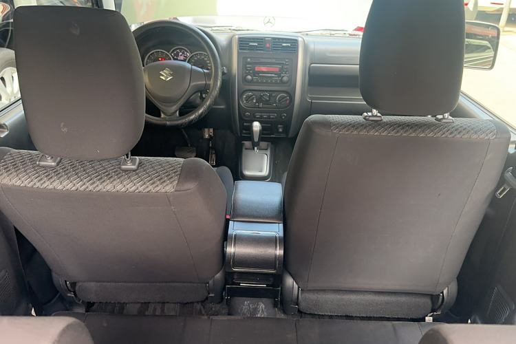 Used Suzuki Jimny 2015 1.3 AT JLX Interior 3