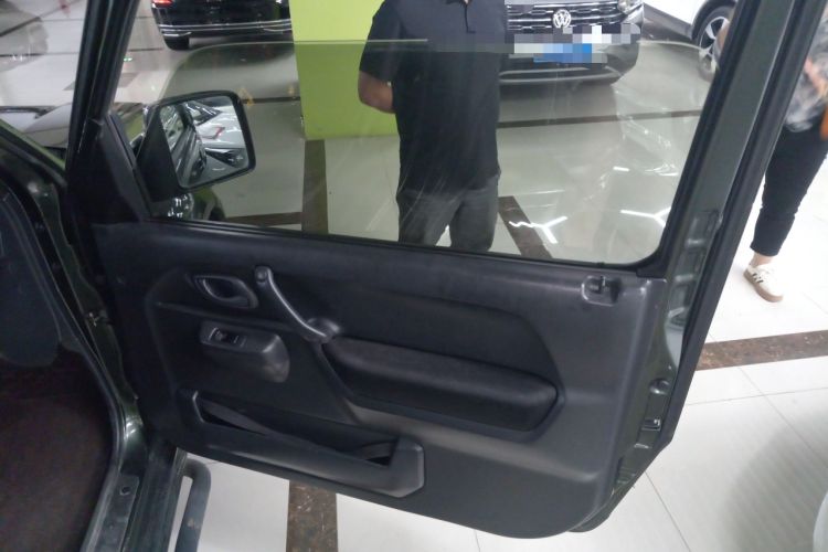 Used Suzuki Jimny 2015 1.3 AT JLX Interior 5