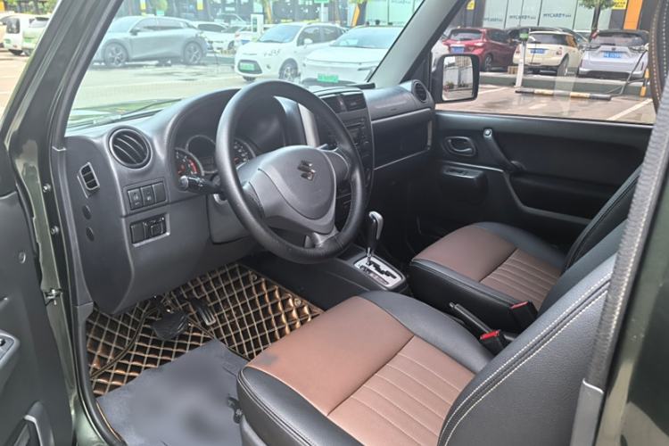 Used Suzuki Jimny 2015 1.3 AT JLX Interior 5
