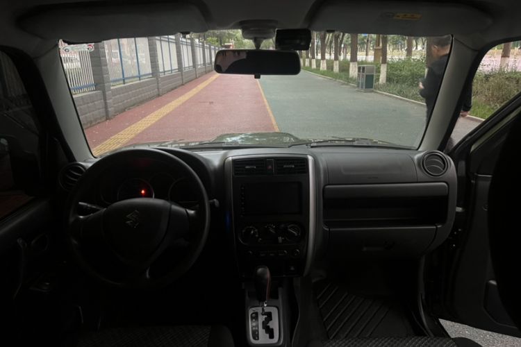 Used Suzuki Jimny 2015 1.3 AT JLX Interior 5