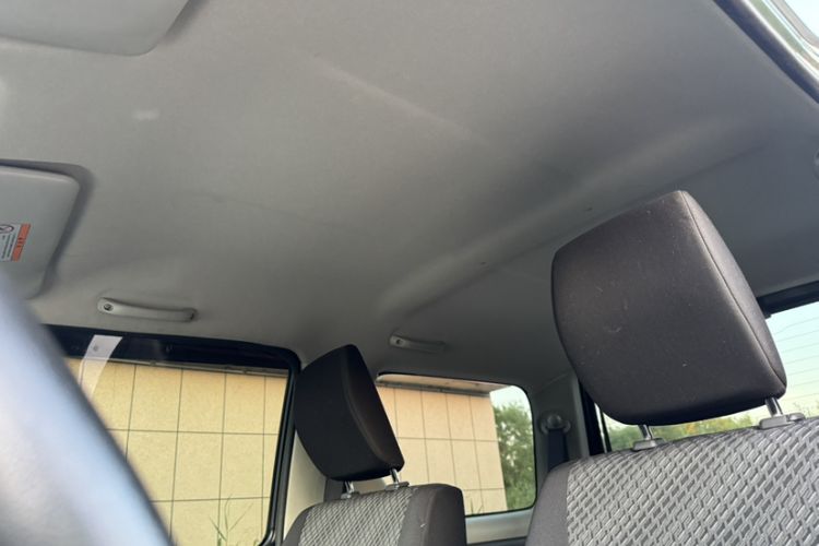 Used Suzuki Jimny 2015 1.3 AT JLX Interior 6