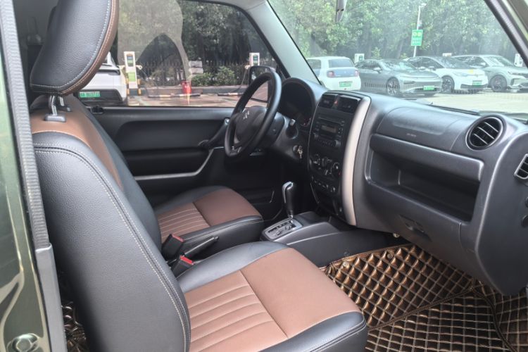 Used Suzuki Jimny 2015 1.3 AT JLX Interior 6