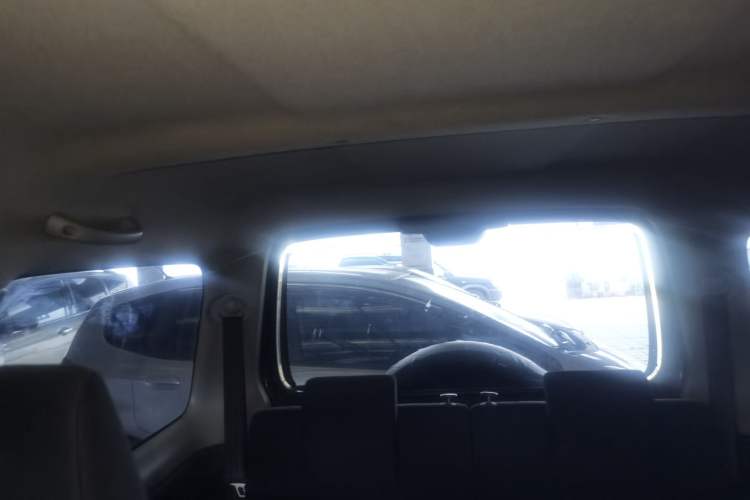 Used Suzuki Jimny 2015 1.3 AT JLX Interior 6