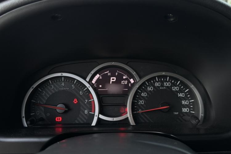Used Suzuki Jimny 2015 1.3 AT JLX Interior 7