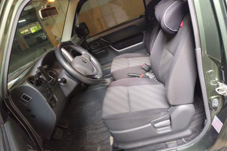 Used Suzuki Jimny 2015 1.3 AT JLX Left Front Seat