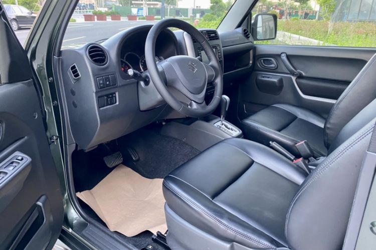 Used Suzuki Jimny 2015 1.3 AT JLX Left Front Seat