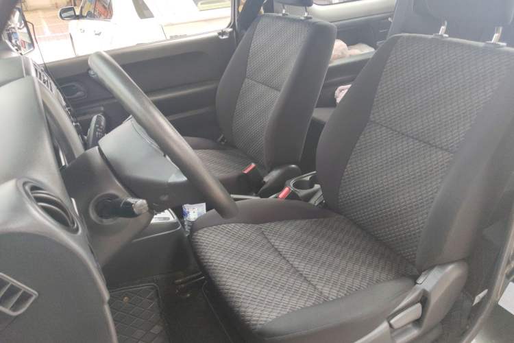 Used Suzuki Jimny 2015 1.3 AT JLX Left Front Seat