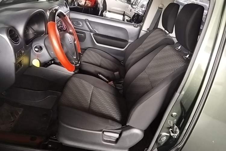 Used Suzuki Jimny 2015 1.3 AT JLX Left Front Seat