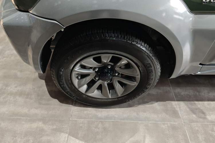Used Suzuki Jimny 2015 1.3 AT Mode3 Navigation Edition Left Front Wheel Hub
