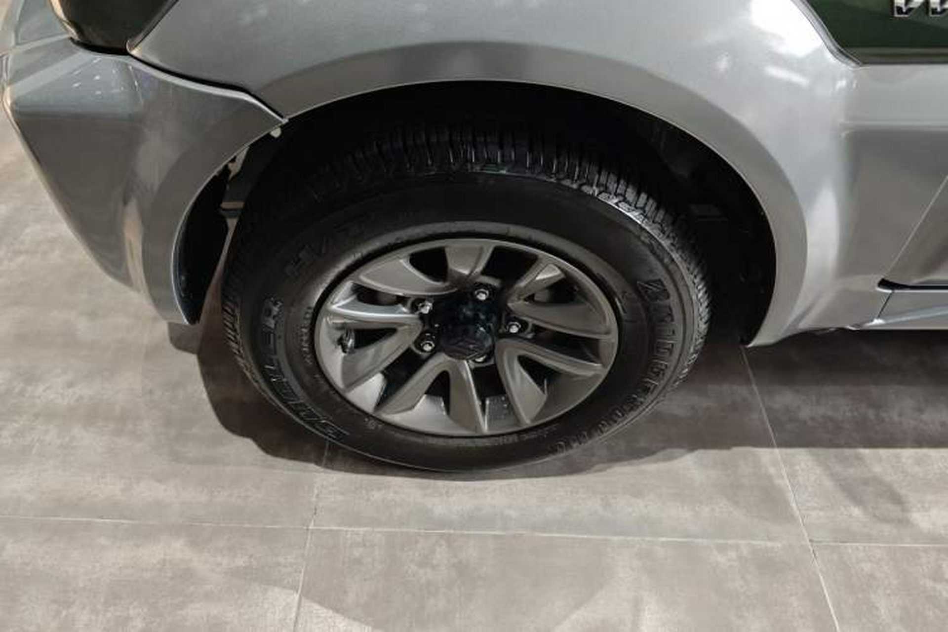 Used Suzuki Jimny 2015 1.3 AT Mode3 Navigation Edition Left Front Wheel Hub