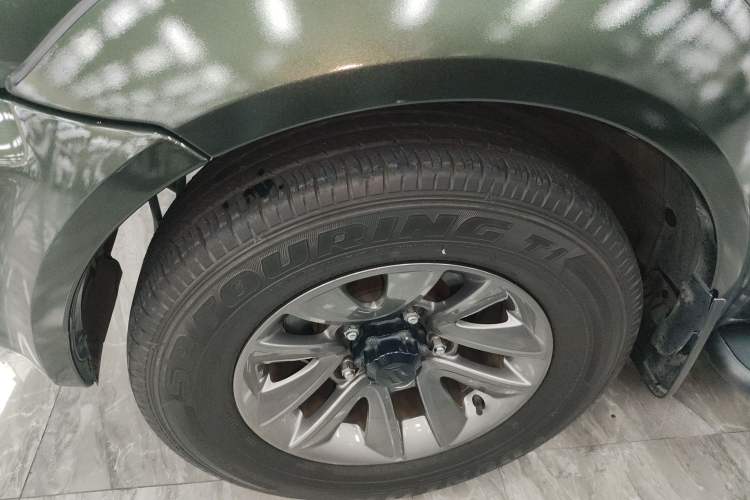 Used Suzuki Jimny 2015 1.3L AT JLX Navigation Edition Left Front Wheel Hub