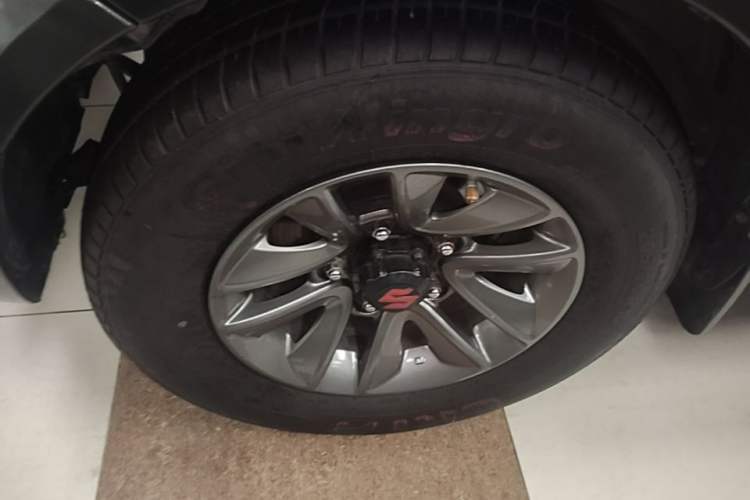 Used Suzuki Jimny 2015 1.3 AT JLX Left Front Wheel Hub
