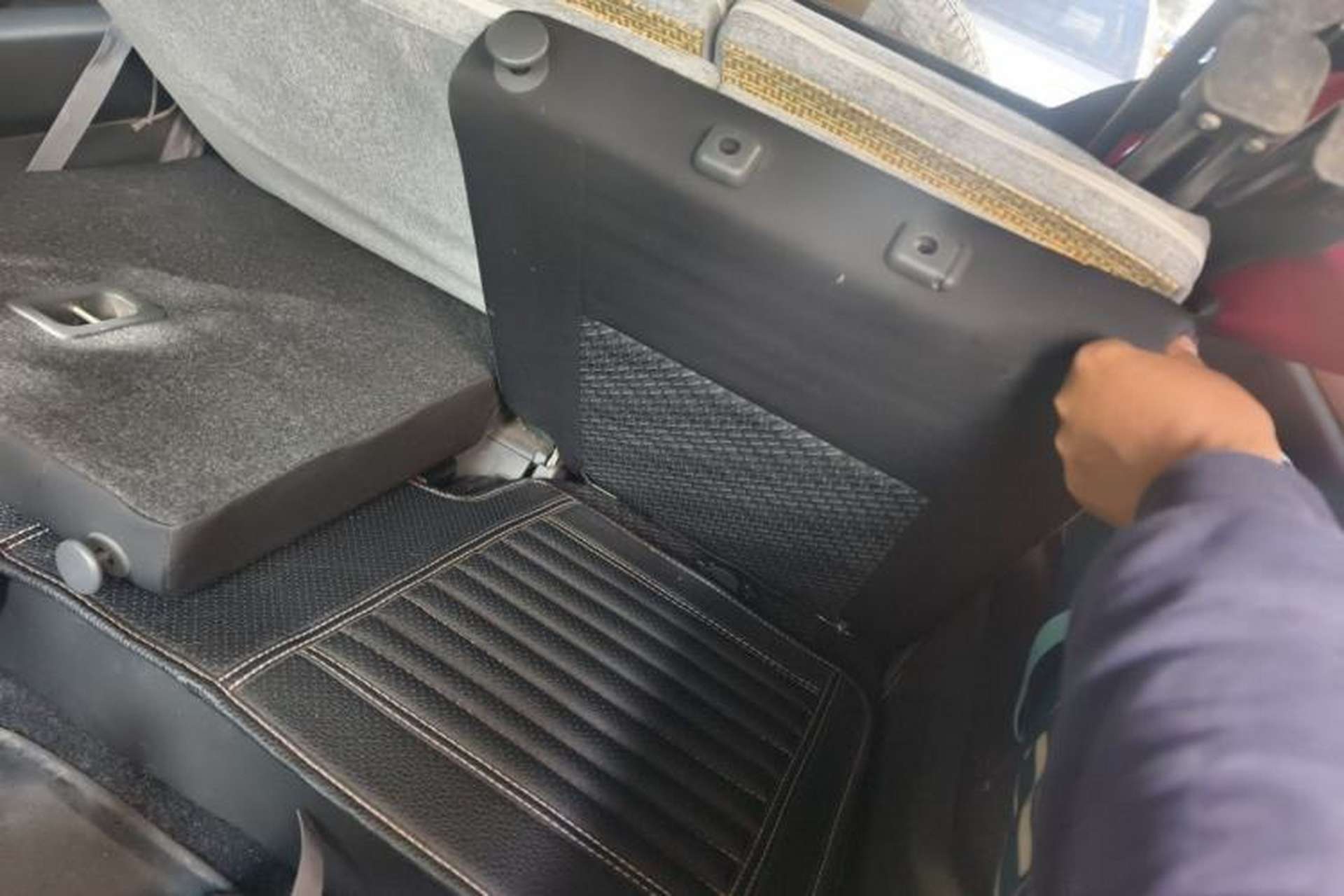 Used Suzuki Jimny 2015 1.3 AT JLX Left Rear Seat