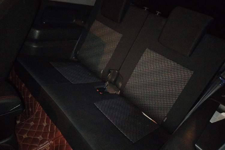 Used Suzuki Jimny 2015 1.3 AT JLX Left Rear Seat