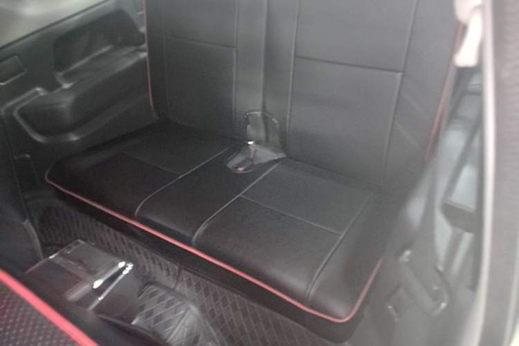 Used Suzuki Jimny 2015 1.3 AT JLX Left Rear Seat