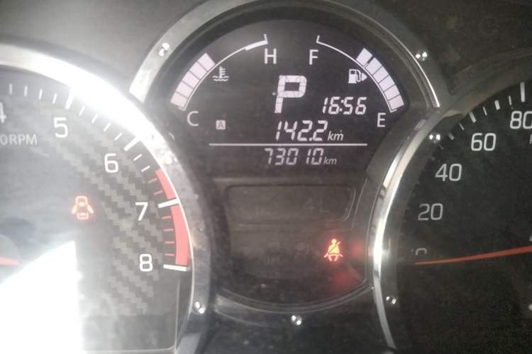 Used Suzuki Jimny 2015 1.3 AT Mode3 Navigation Edition Odometer Close Up