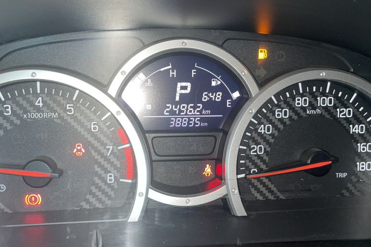 Used Suzuki Jimny 2015 1.3 AT JLX Odometer Close Up