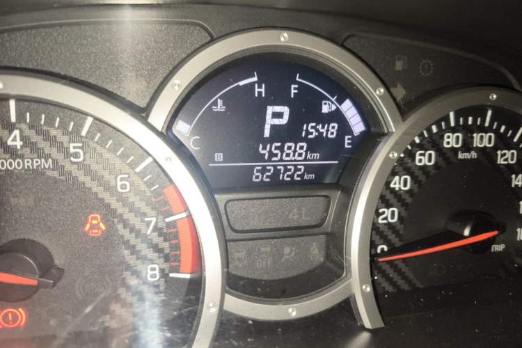 Used Suzuki Jimny 2015 1.3 AT JLX Odometer Close Up