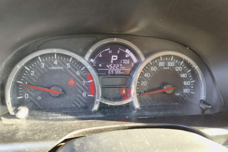 Used Suzuki Jimny 2015 1.3 AT Mode3 Navigation Edition Odometer Close Up