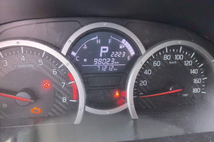 Used Suzuki Jimny 2015 1.3 AT JLX Odometer Close Up
