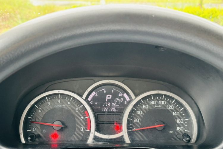 Used Suzuki Jimny 2015 1.3L AT JLX Navigation Edition Odometer Close Up