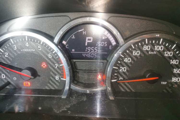 Used Suzuki Jimny 2015 1.3 AT Mode3 Navigation Edition Odometer Close Up
