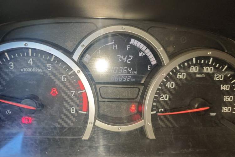 Used Suzuki Jimny 2015 1.3 MT JLX Odometer Close Up
