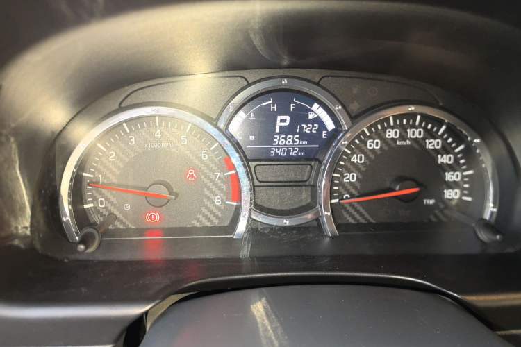 Used Suzuki Jimny 2015 1.3 AT Mode3 Navigation Edition Odometer Close Up