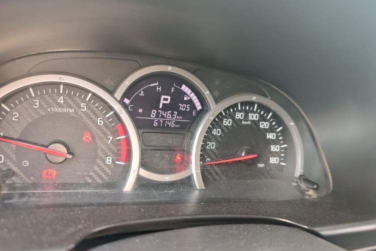Used Suzuki Jimny 2015 1.3 AT JLX Odometer Close Up