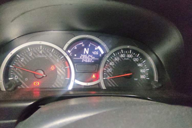 Used Suzuki Jimny 2015 1.3 AT JLX Odometer Close Up