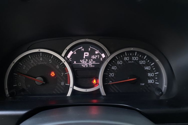 Used Suzuki Jimny 2015 1.3 AT JLX Odometer Close Up