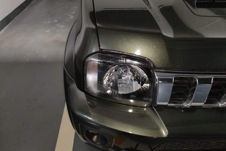 Used Suzuki Jimny 2015 1.3 AT JLX Right Front Headlight
