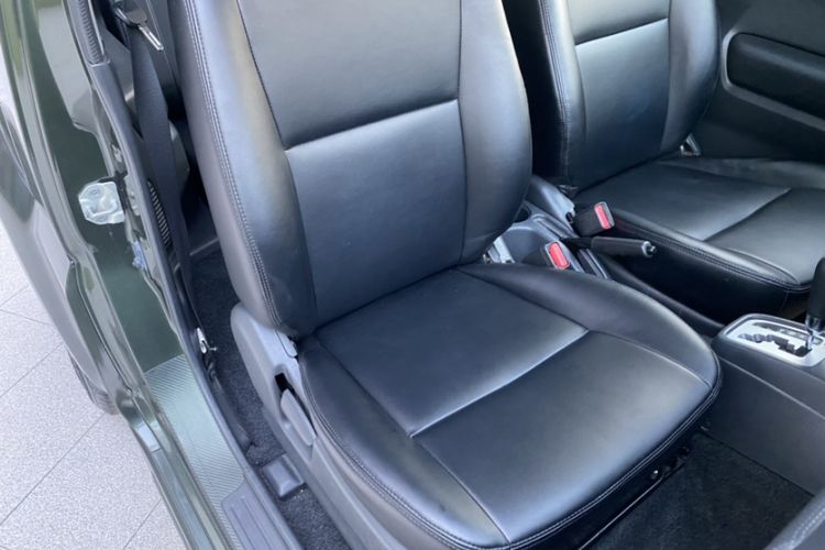 Used Suzuki Jimny 2015 1.3 AT JLX Right Front Seat