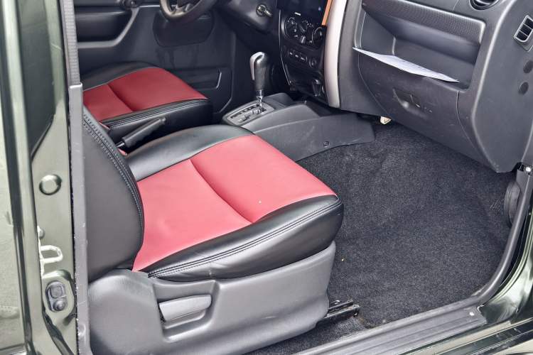 Used Suzuki Jimny 2015 1.3 AT JLX Right Front Seat