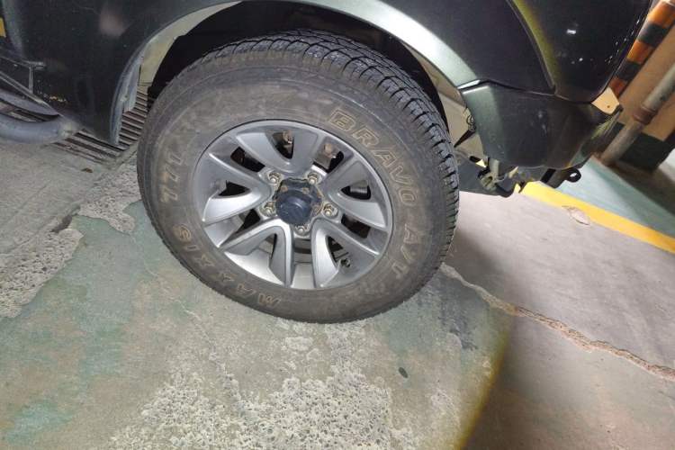 Used Suzuki Jimny 2015 1.3 AT JLX Right Front Wheel Hub