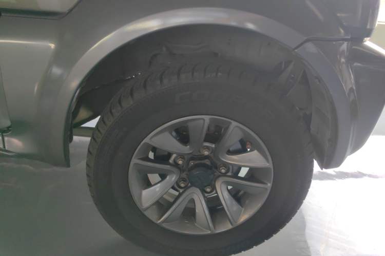 Used Suzuki Jimny 2015 1.3 AT Mode3 Navigation Edition Right Front Wheel Hub